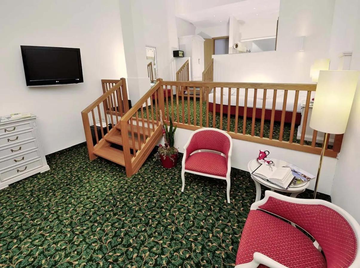 Gartenhotel & Weingut Pfeffel Dürnstein Zewnętrze zdjęcie