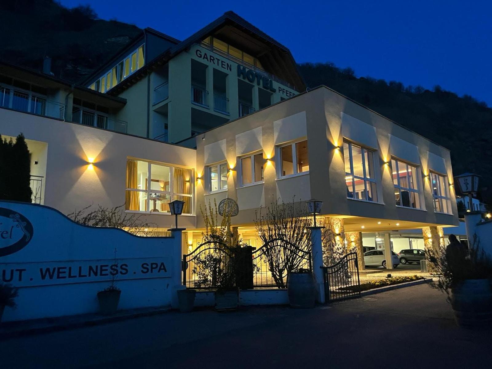 Gartenhotel & Weingut Pfeffel Dürnstein Zewnętrze zdjęcie