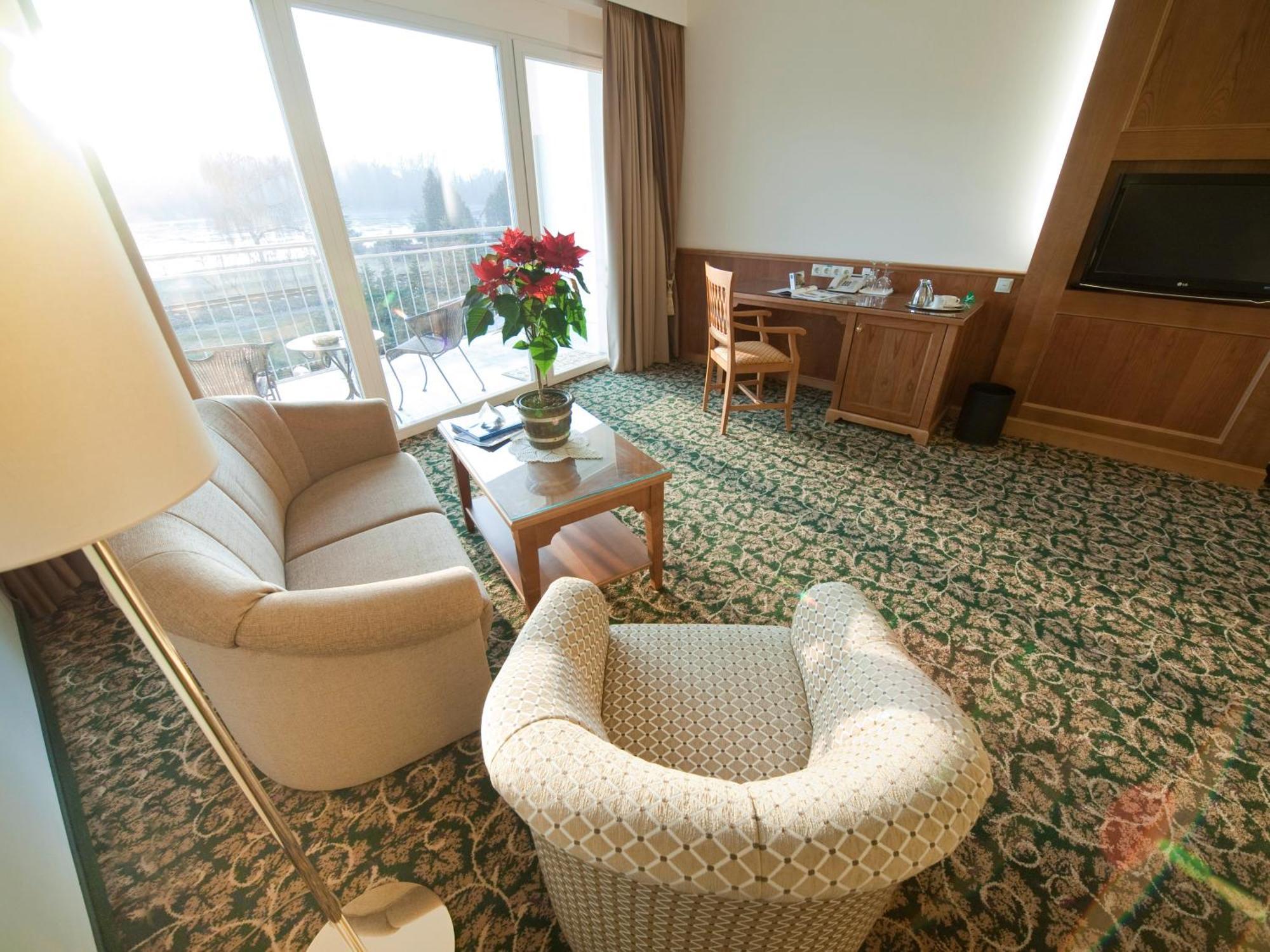 Gartenhotel & Weingut Pfeffel Dürnstein Zewnętrze zdjęcie