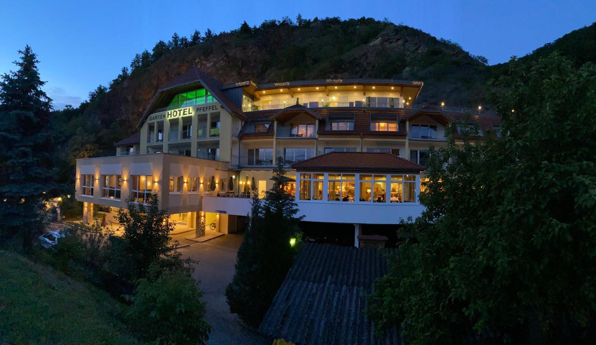Gartenhotel & Weingut Pfeffel Dürnstein Zewnętrze zdjęcie